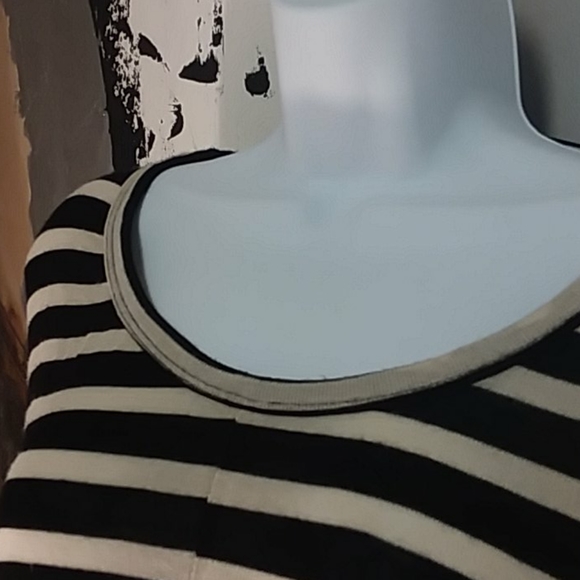 Cotton On: Oversized Top, Size Small - Picture 2 of 8